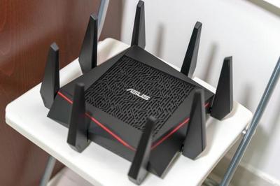 八根天線的電競路由器，華碩RT-AC5300“八爪魚”圖賞