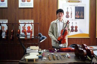 親手制作小提琴,不愛上也難